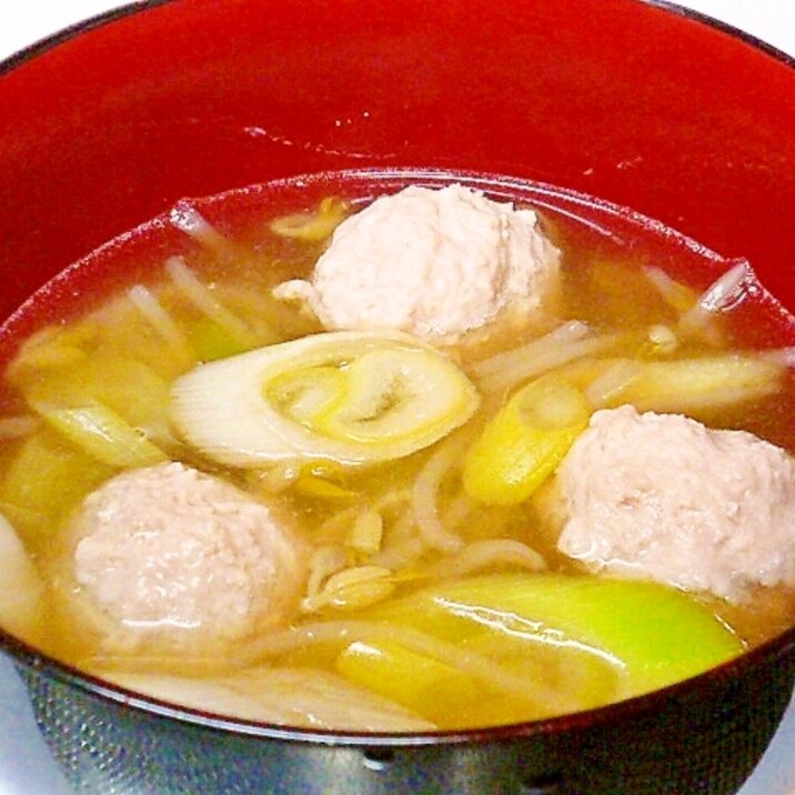 鶏がら塩糀スープの素で♪　鶏だんご汁